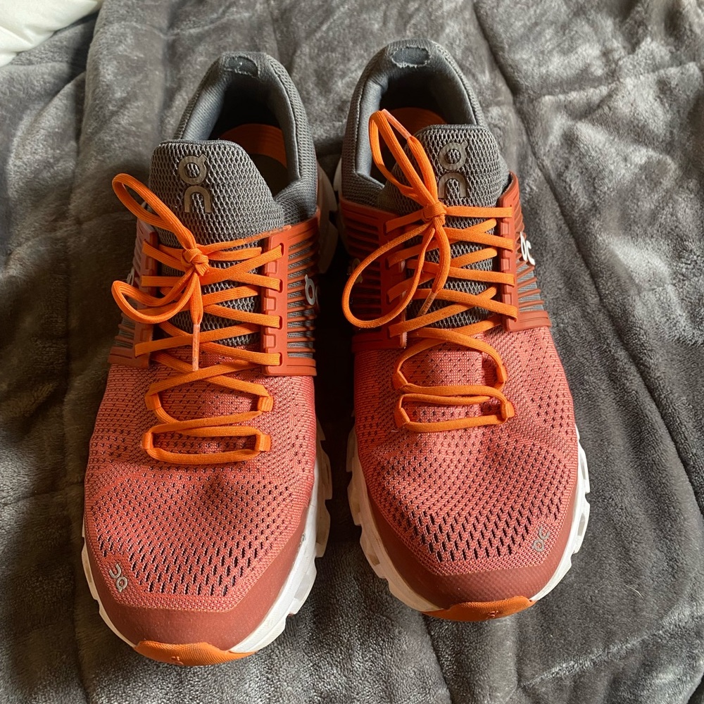 Mens on cloud shoes